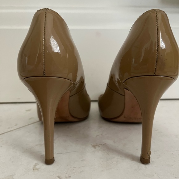 LK Bennett Shilo beige high pump - Picture 3 of 4